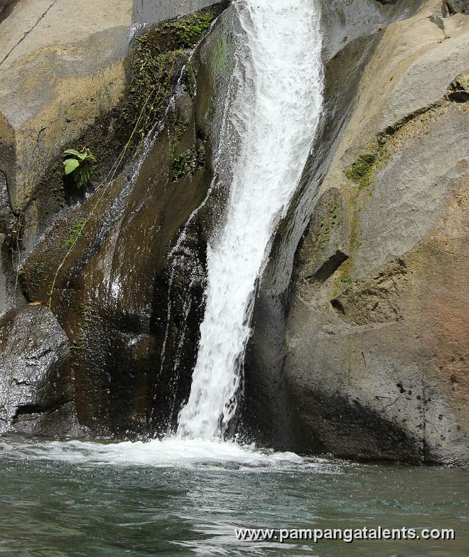 Lower water falls of Miyamit Falls