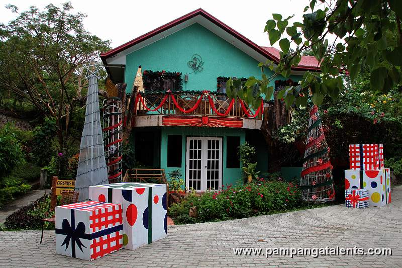 Christmas House in Paradise Ranch Pampanga