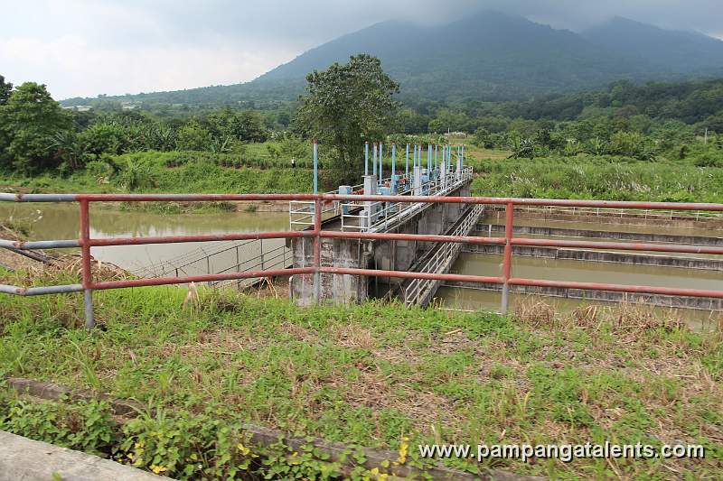 Cong Dadong dam locks at Mt. Arayat.