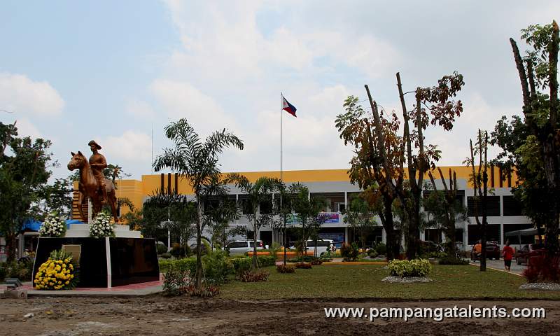 Philippine Flag Pole of Arayat Municipal Hall beside is the Monument of Gen. Alejandrino.
