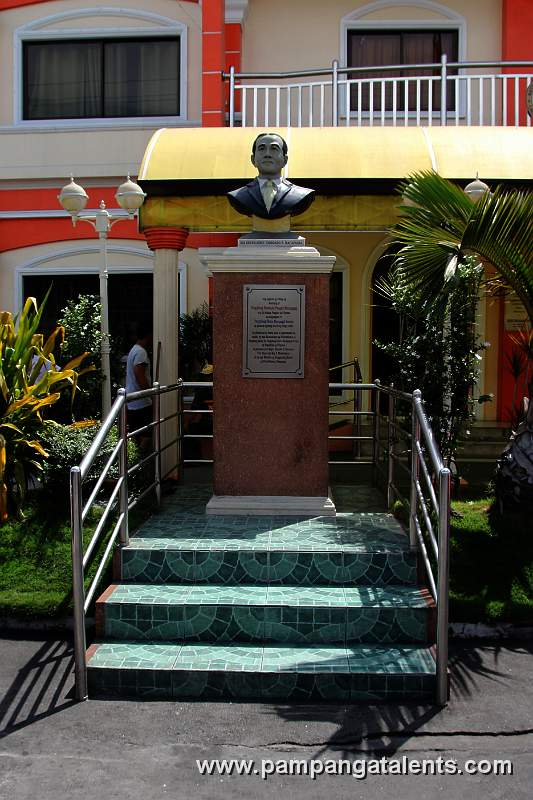 Monument of Pres. Diosdado P. Macapagal