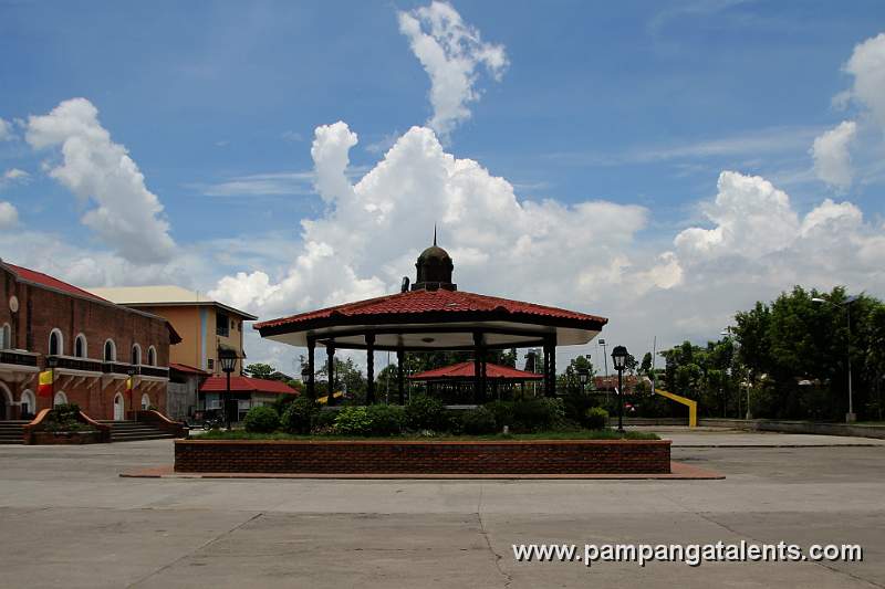 Gazeebo in Plaza