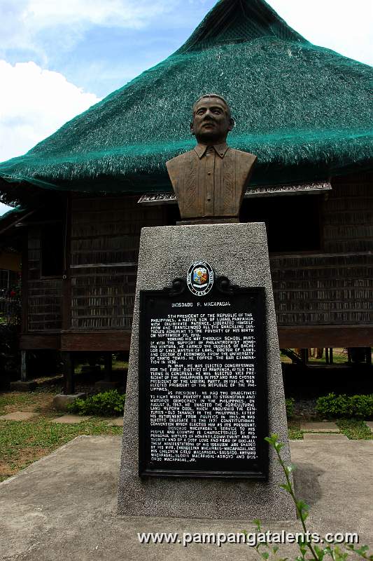 Monument of Pres. Diosdado Macapagal Infront of His Library and Museum
