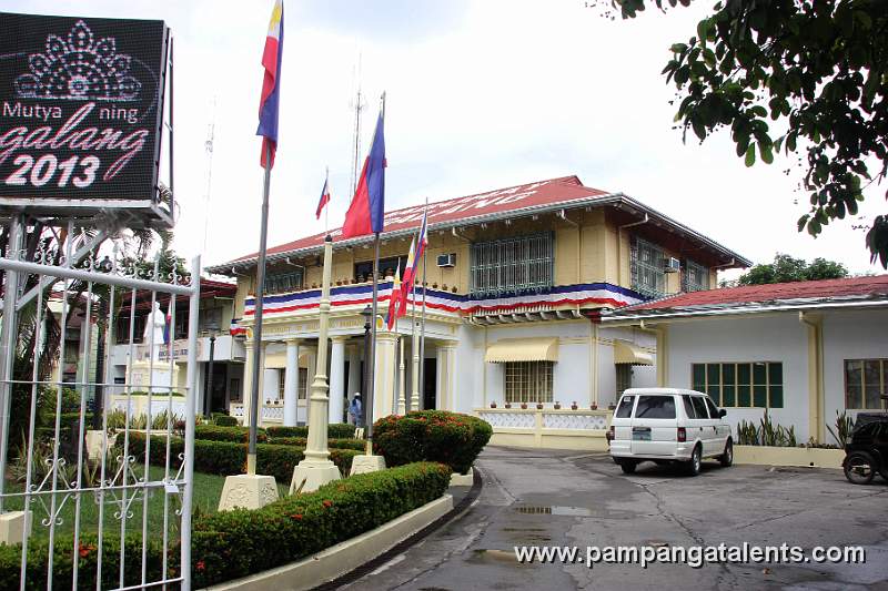 Municipal Hall Drive Way