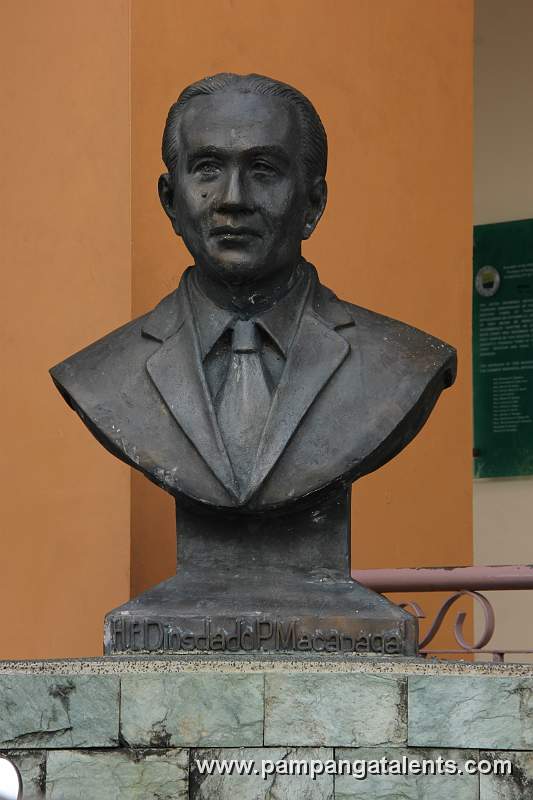 Monument of Pres.Diosdado Macapagal