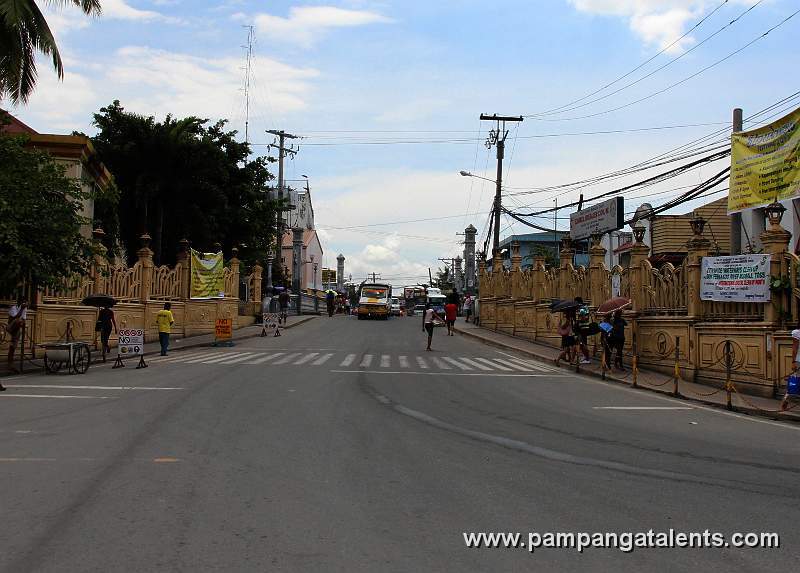 Baluyot Bridge (formerly known as Puente Colgante at Calle Sagasta) the link between Manila and the rest of Northern Luzon before the North Luzon Expressway was constructed.