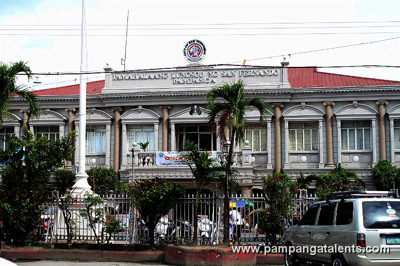 Facade of the City Hall of San Fernando