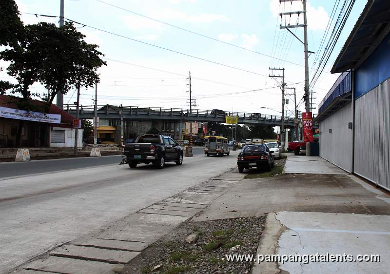 Lazatin Blvd. with the view of the San Fernando Flyover.