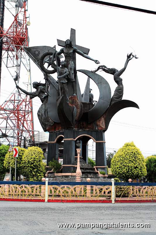 Monumento Fernandino - the penitent and the girl with lanter - one of the significant symbol of San Fernando Monument in Pampanga