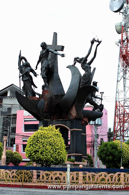 Right side-view of the San Fernando Monument - the penitent.