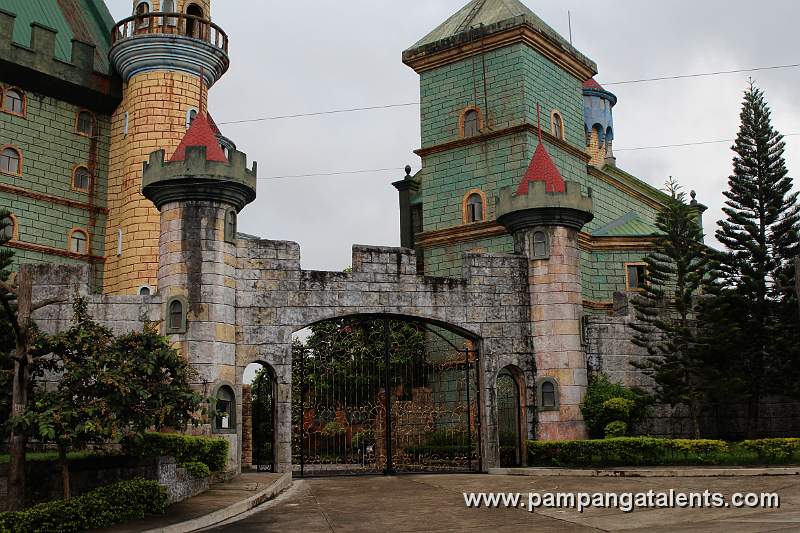 Main Entrance of Wonderland in Batangas