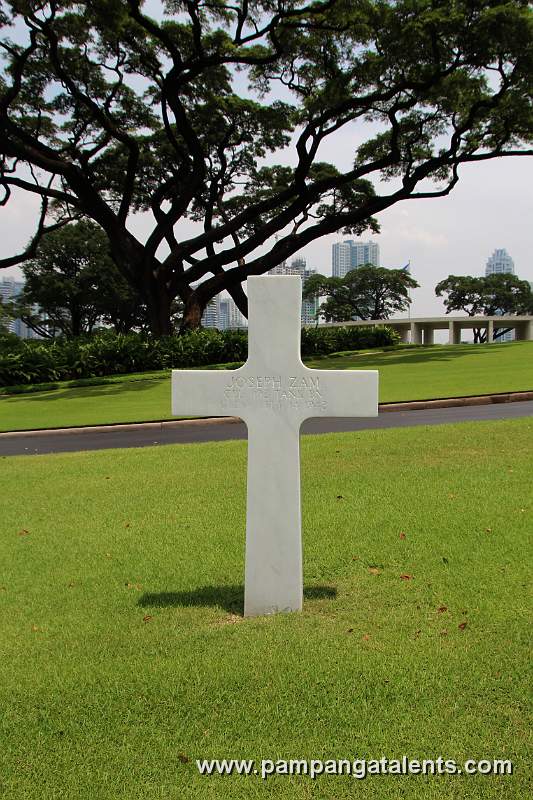 Driveway along the view of the circular pattern grave plots of Manila