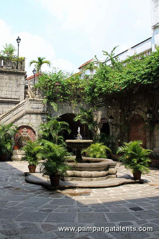 The fountain inside the plaza of Casa Manila.
