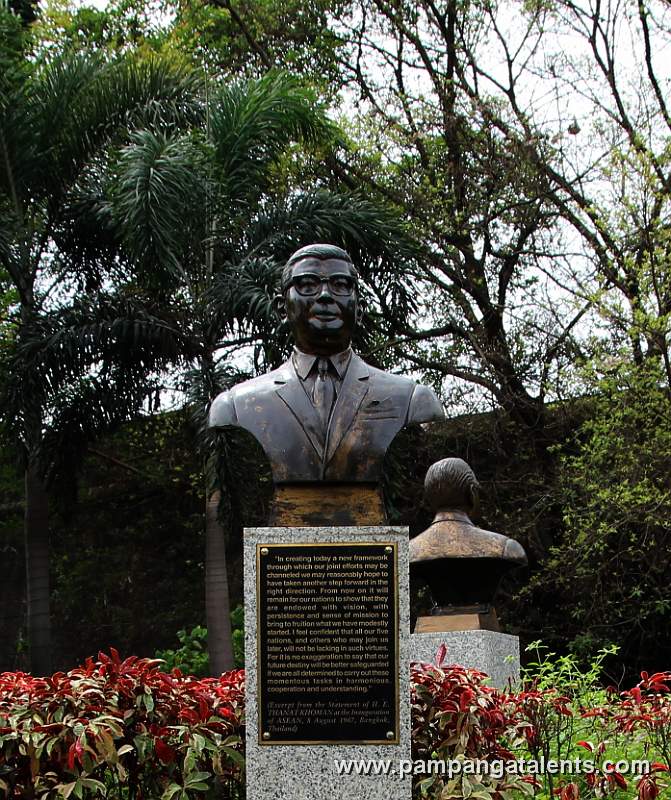 Thanat Khoman Statue in Puerta del Parian