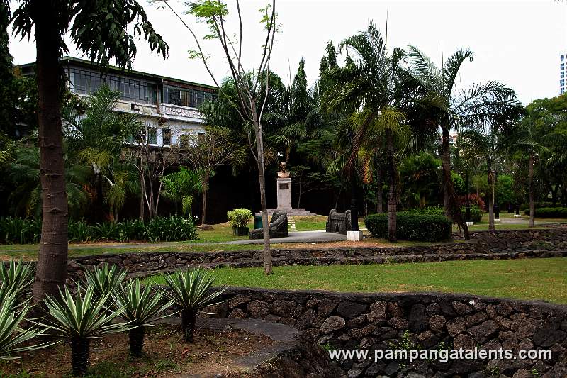 Revellin del Parian Garden