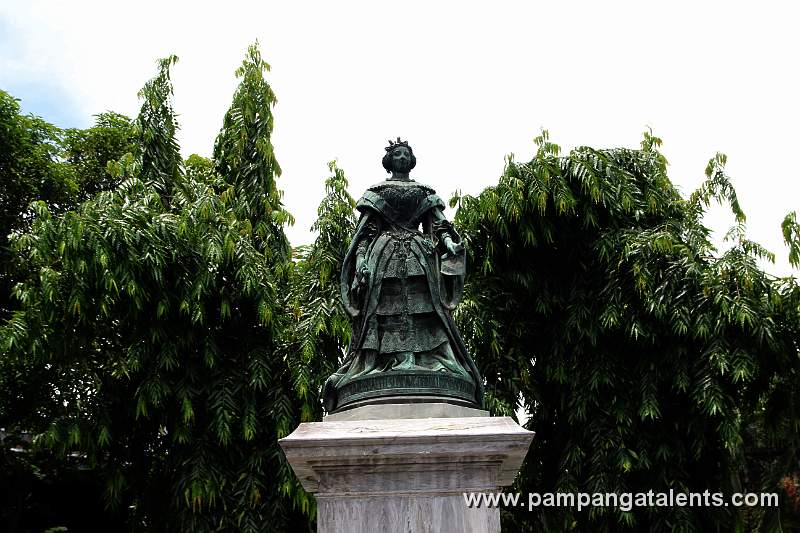 Statue of Queen Isabel II of Spain in Intramuros