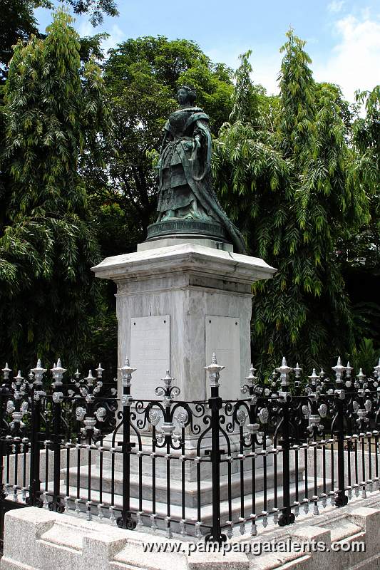 Statue of Queen Isabel II of Spain in Intramuros