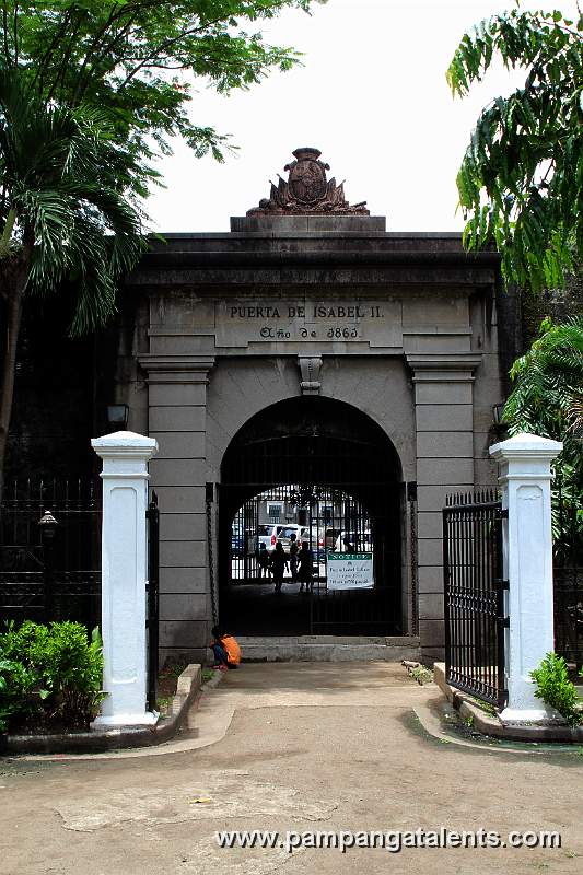Puerta Isabel II in Intramuros
