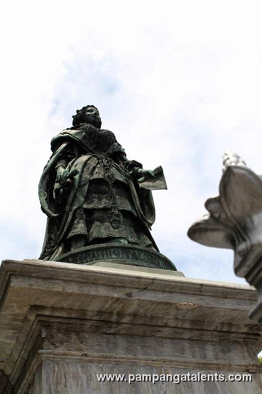 Statue of Queen Isabel II of Spain in Intramuros