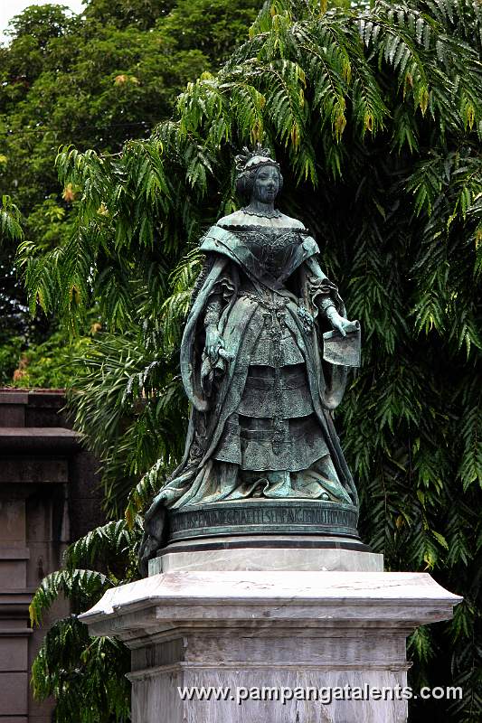 Statue of Queen Isabel II of Spain in Intramuros