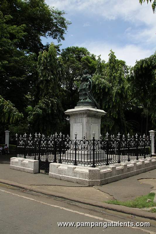Over View of the Statue of Queen Isabel II of Spain in Intramuros