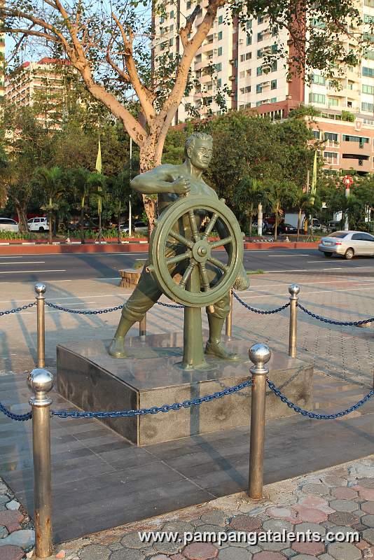 Statue - Manila Bay