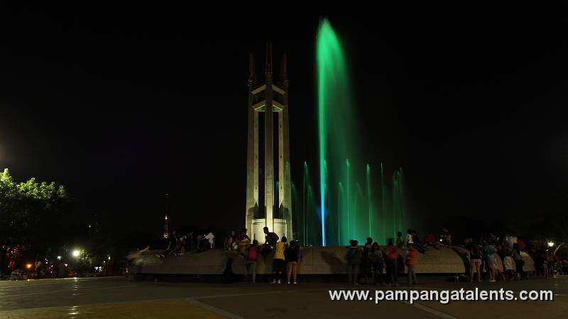 Quezon Memorial Circle during the night with the dancing fountain.