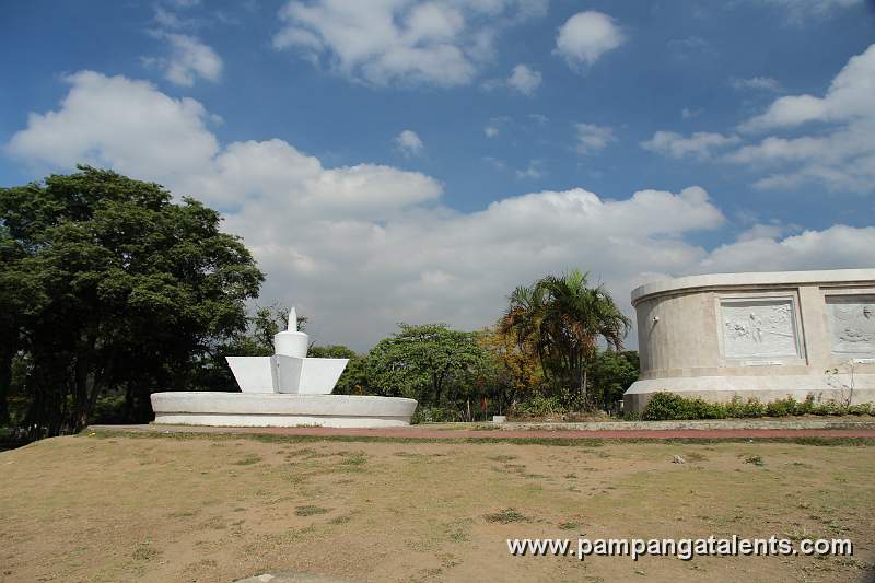 Star Fountain at Daytime besides Quezon Memorial Shrine in Quezon Memorial Circle in Quezon City.