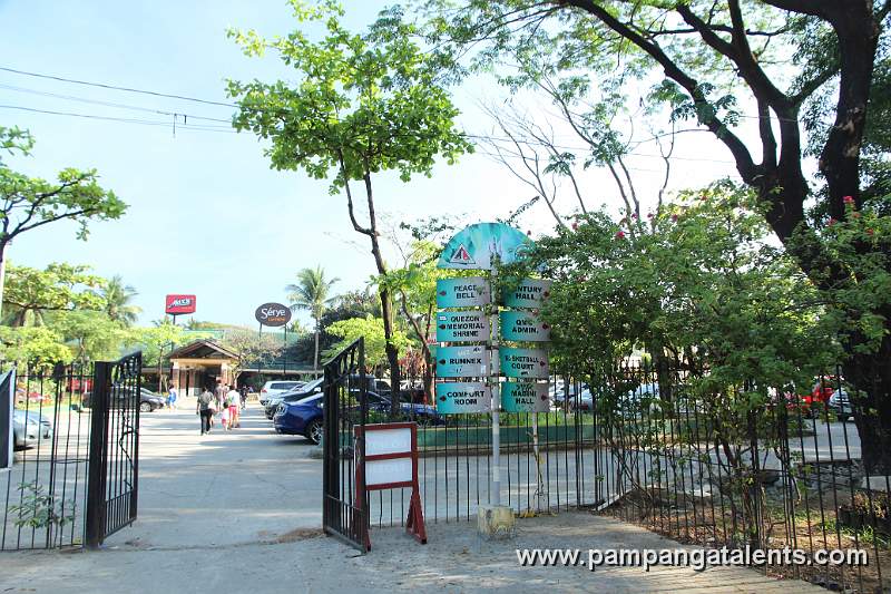 Quezon Memorial Circle Entry Gate  for  Pedestrians.