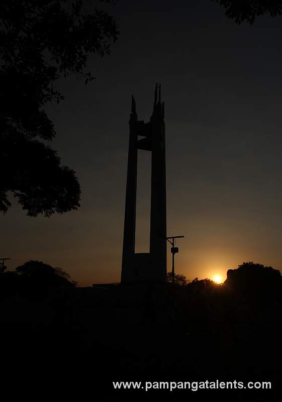 Quezon Memorial Circle at night.