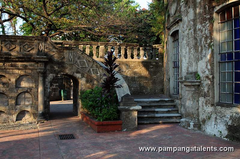 Stairs at chapel (with a small passage to the outer ring)