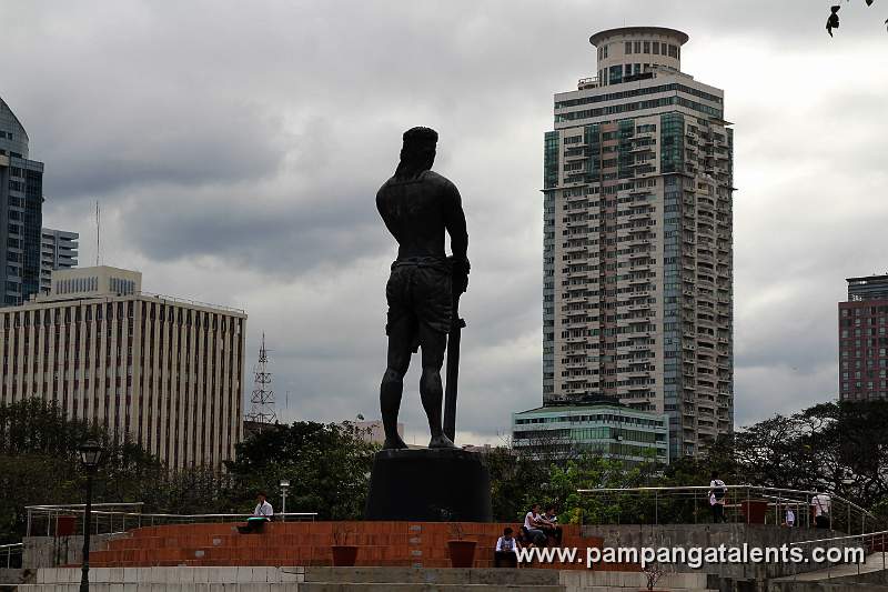Lapu-lapu Monument between G.E. Antonino Building and the Sunview Palace Tower