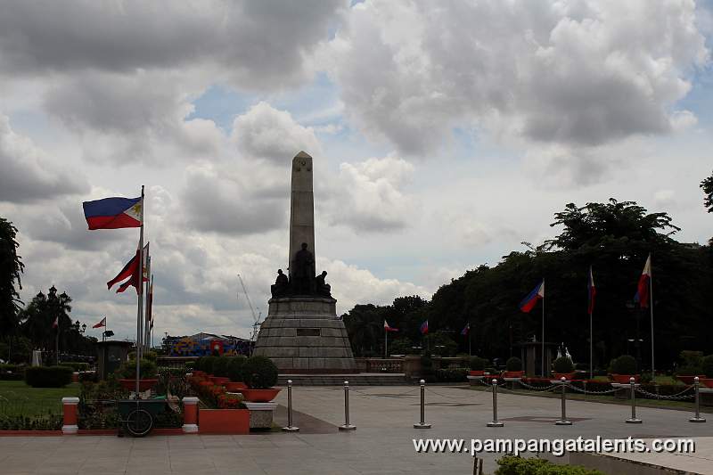 General front view of Rizal Monument