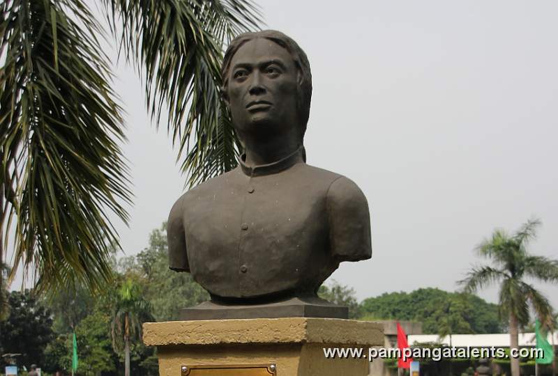 Francisco Maniago Statue (Pampanga c. 1660)