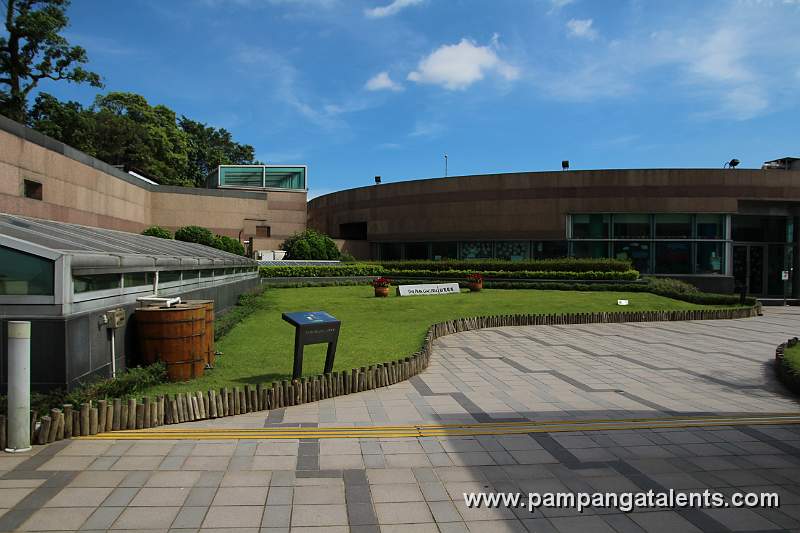 Viewing platform at the Peak on Kowloon side.